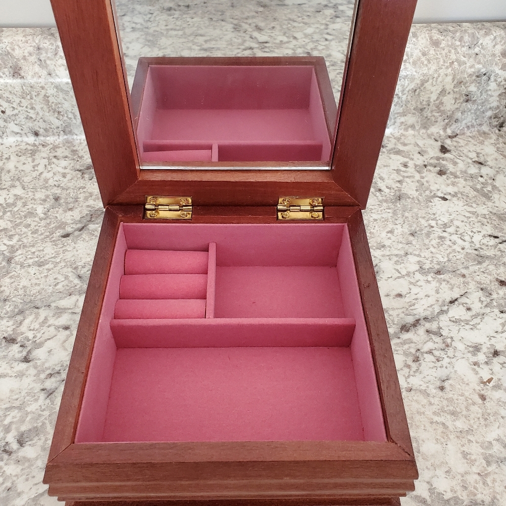 Vintage Hand painted  wood Keepsake jewelry box - Picture 3 of 3